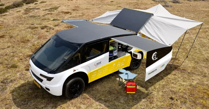 Kenya এর রাস্তায় Stella Juva Solar Mobile Medical Clinic