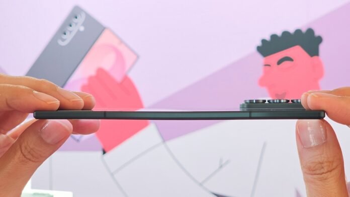 Galaxy Z Fold8 এর ২০১ গ্রাম হালকা design ও Flex Titanium